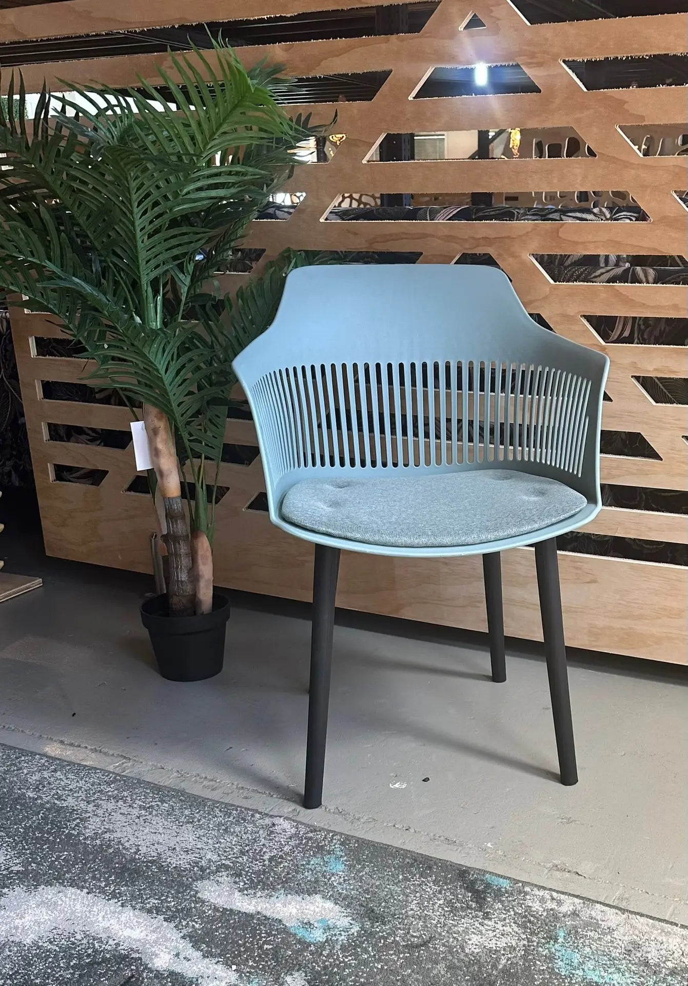 Pansy furniture Natural Fiber Cafeteria Chair